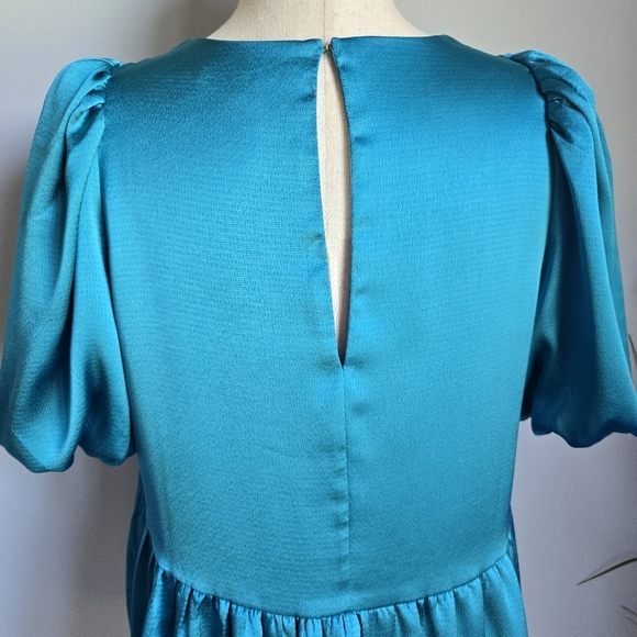 Lilly Pulitzer, Blakelynn Blue Rhapsody Puff Sleeve Satin Blouse Top, SZ Small 2 - Picture 8 of 12
